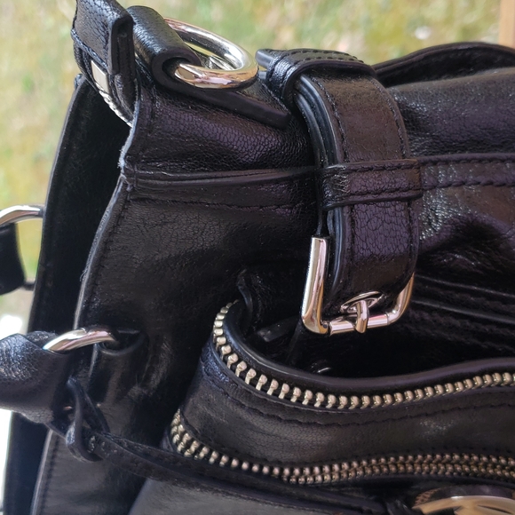 Black Leather Michael Kors handbag. - Picture 4 of 10